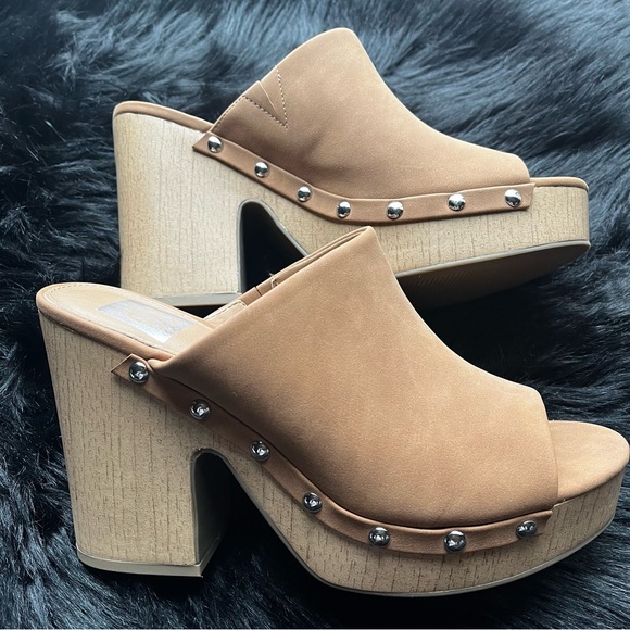 DV by Dolce Vita “Cory” Clogs - Picture 9 of 15